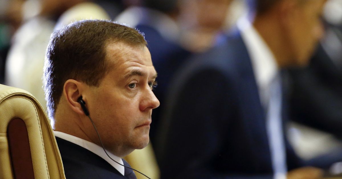 Медведєв став почесним артеківцем