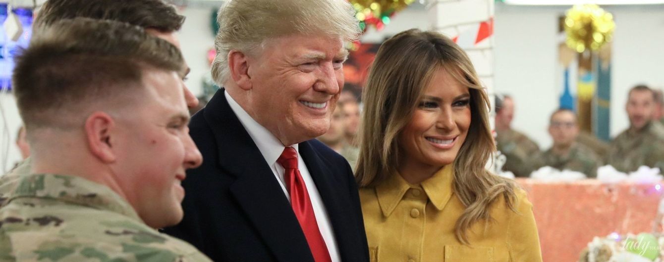 В горчичном жакете и тимберлендах: стильная Мелания Трамп в Ираке