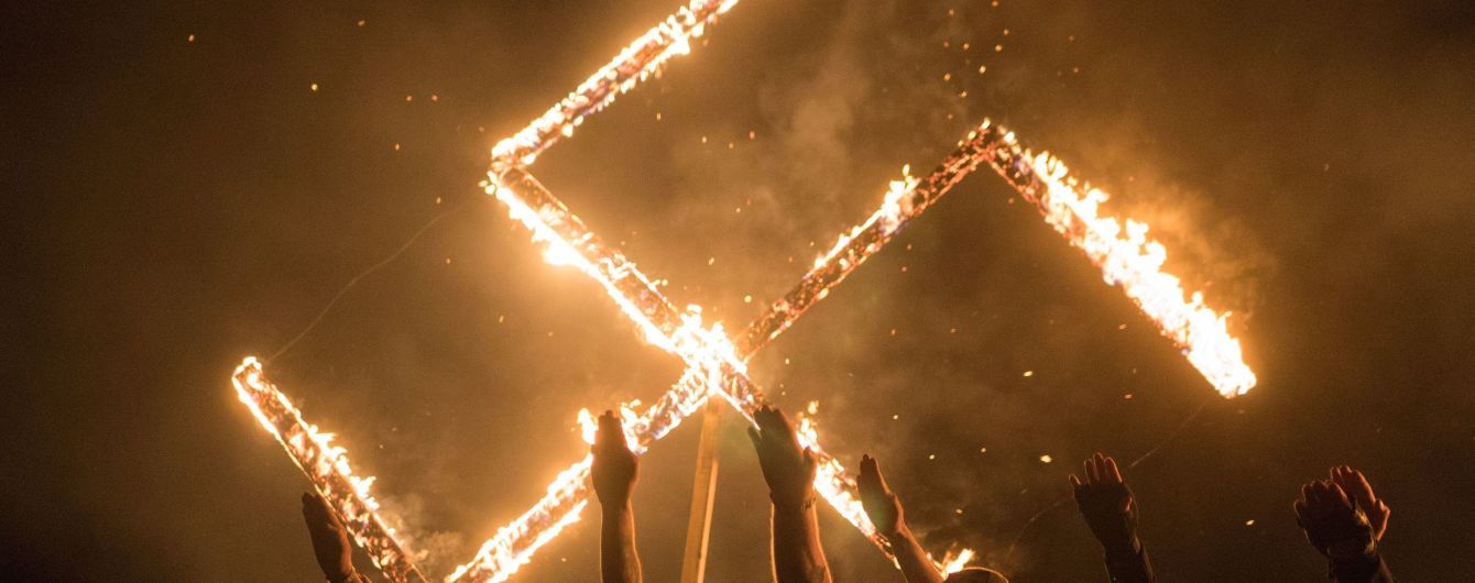 В Британии в тюрьму посадили пару, которая назвала ребенка в честь Гитлера