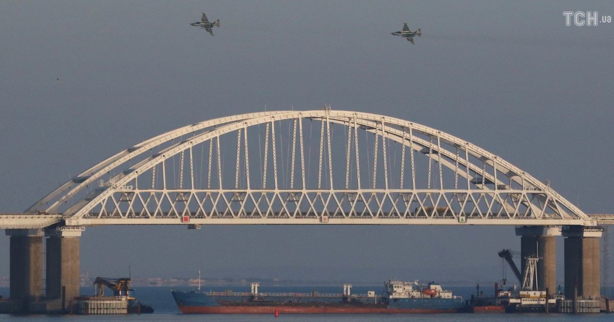 Россияне открыли движение по Керченскому проливу гражданским судам