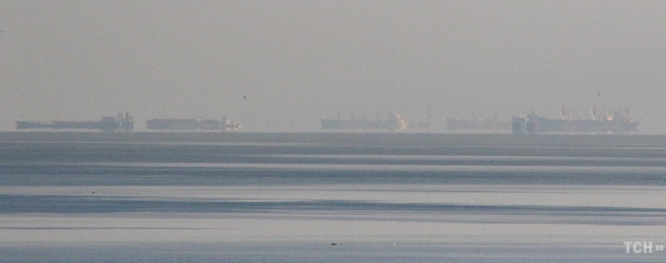 Захоплення українських кораблів в Азовському морі: як відреагував офіційний Київ