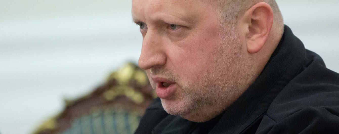 Турчинов одной фразой ответил на обвинения Лаврова в подготовке Киевом нападения на Крым