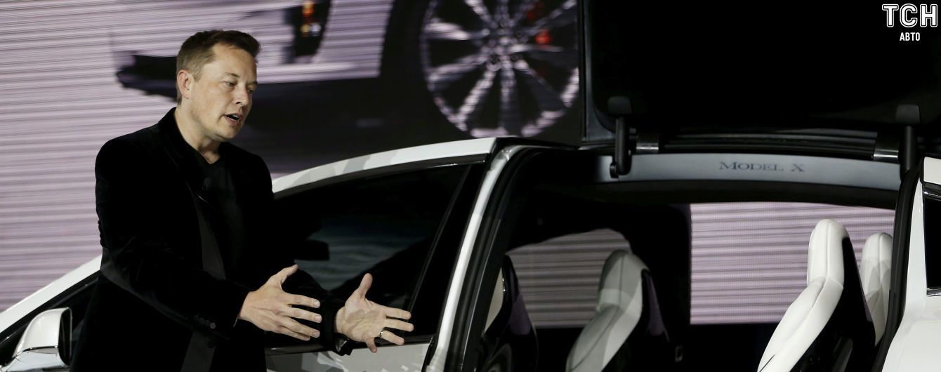 Маск рассказал об управлении электрокарами Tesla через смартфон
