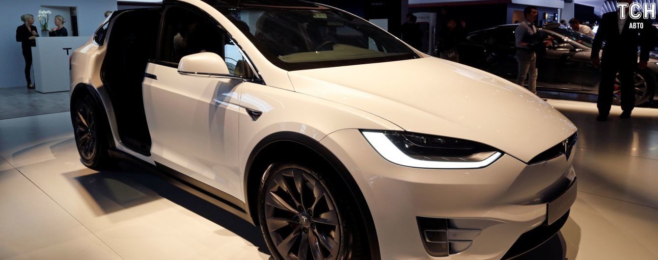 У Tesla зменшать гаму комплектацій електрокарів