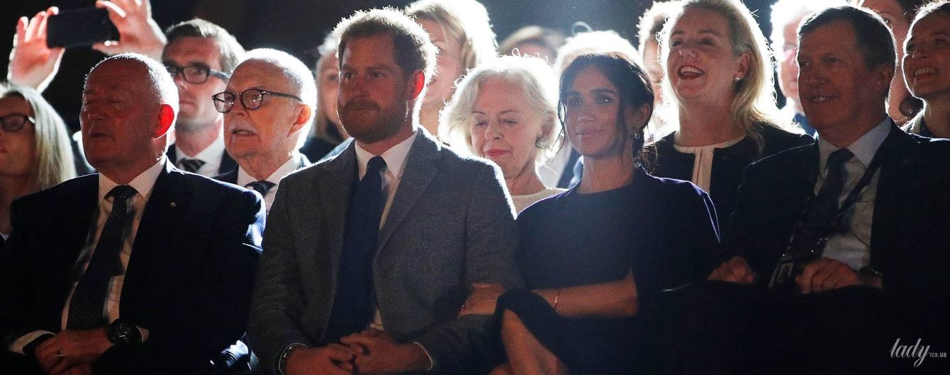 В платье от Stella McCartney и новых серьгах: герцогиня Меган и принц Гарри на церемонии открытия "Игр Непокоренных"