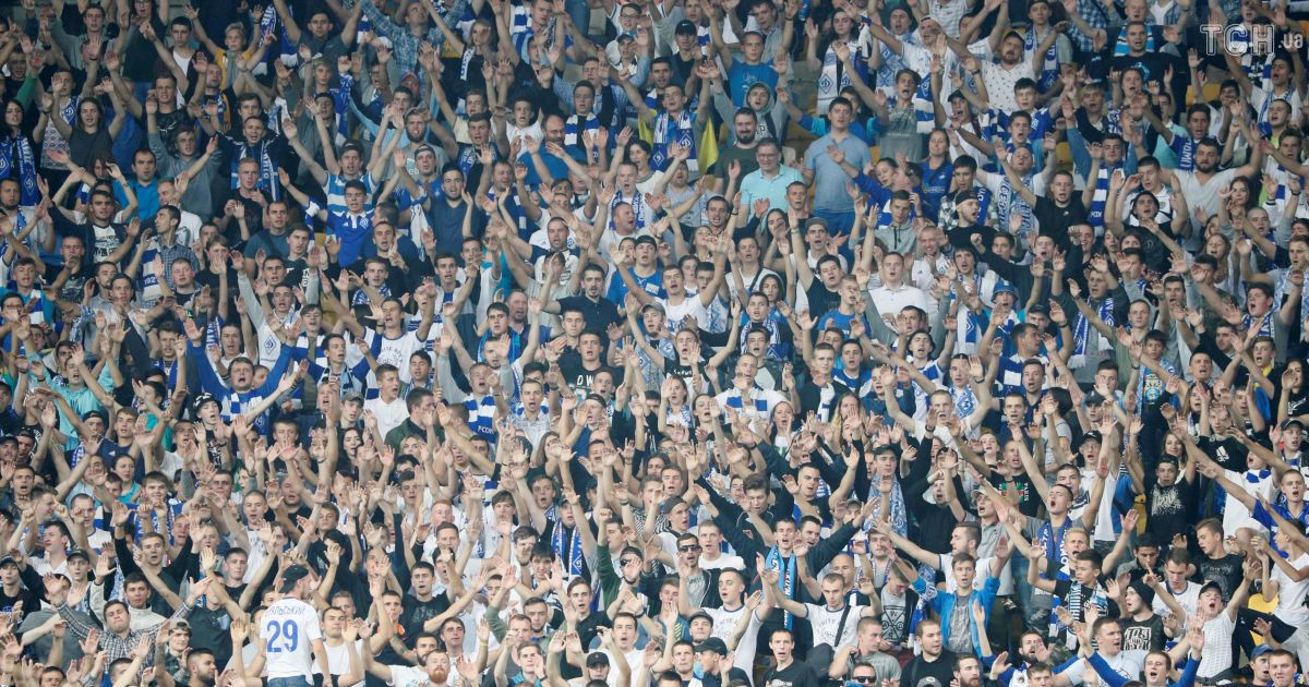 Фанати "Динамо" провокаційним банером подякували Суркісу за нічию з "Яблонцем" у Лізі Європи