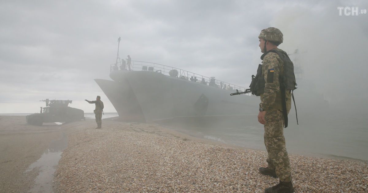 Украина собирает доказательства незаконной остановки судов РФ в Азовском море для международных судов