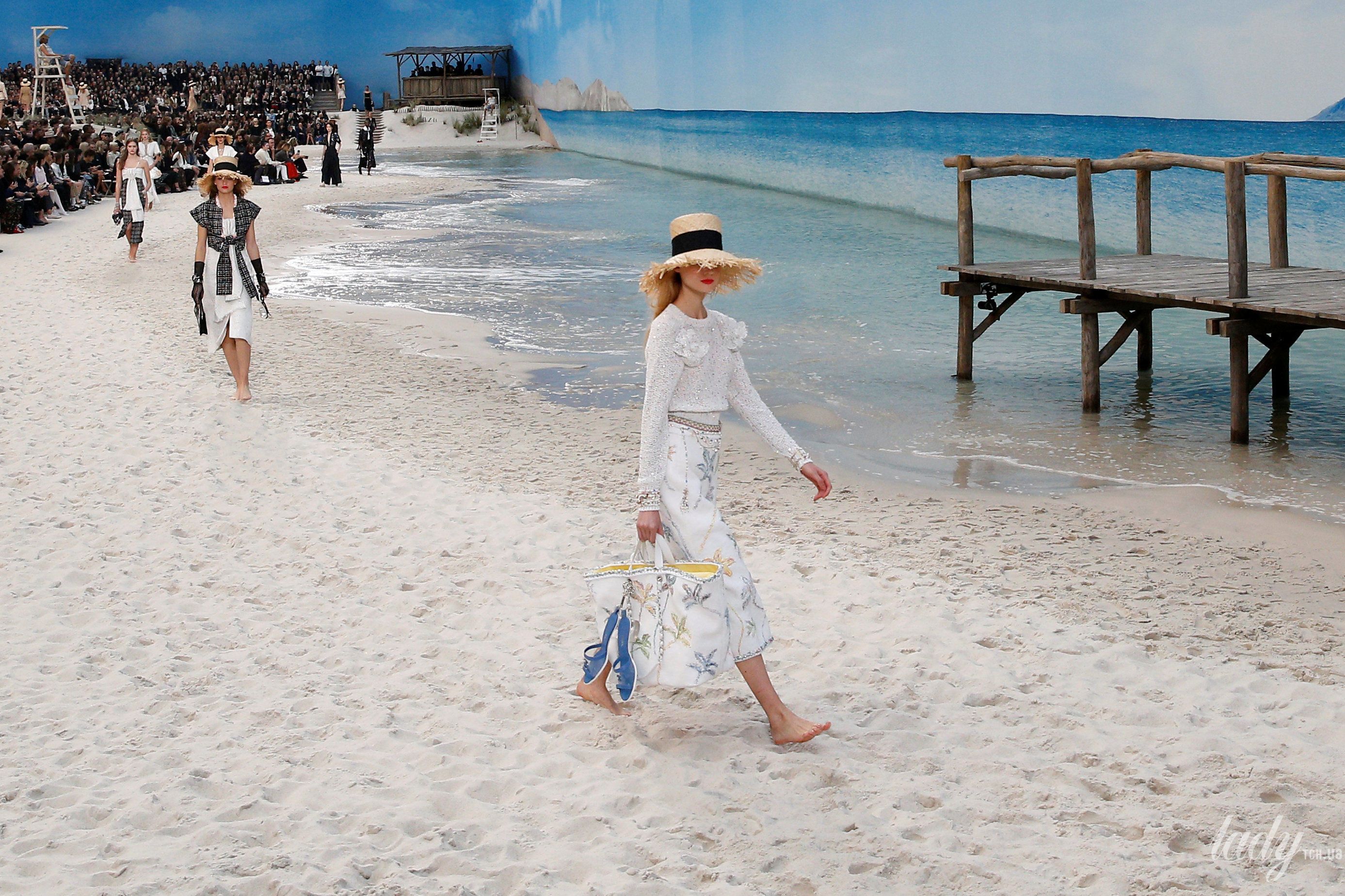 Коллекция Chanel прет-а-порте сезона весна-лето 2019_31