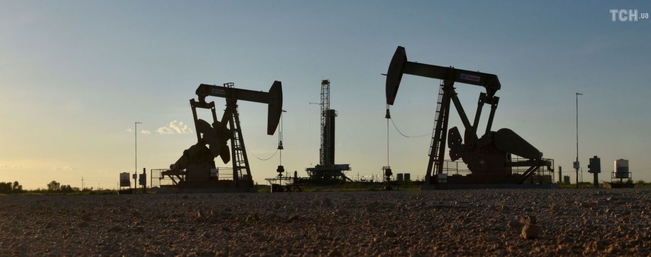 На Черниговщине злоумышленники "врезались" в нефтепровод, выкачивая сырье в автоцистерны
