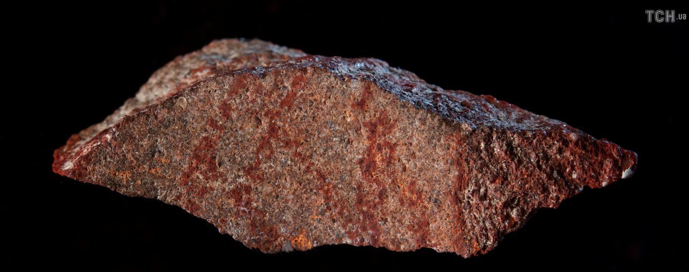 В Южной Африке в пещере археологи нашли самый древний рисунок человека