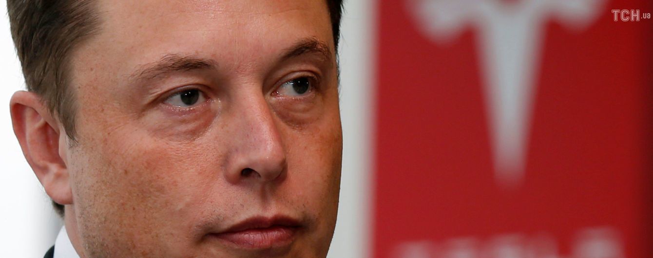На Маска подали в суд из-за заявления о возможном выкупе Tesla