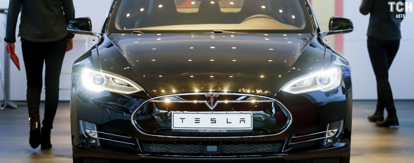 Німеччина примушує власників Tesla Model S повернути чотири тисячі євро субсидії
