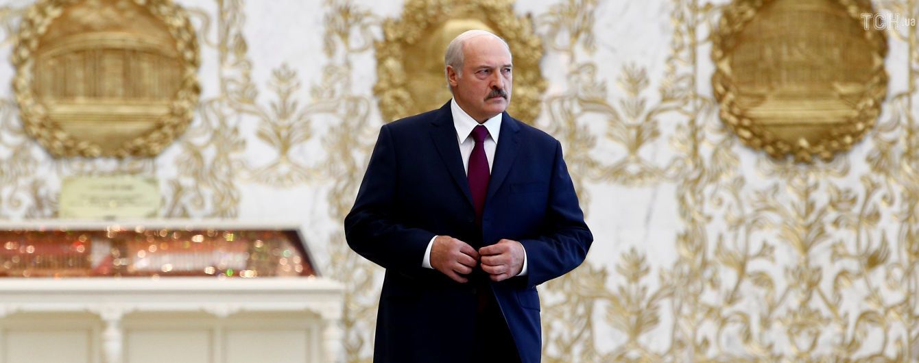 Лукашенко хочет усилить охрану границы с Украиной из-за наплыва нелегального оружия