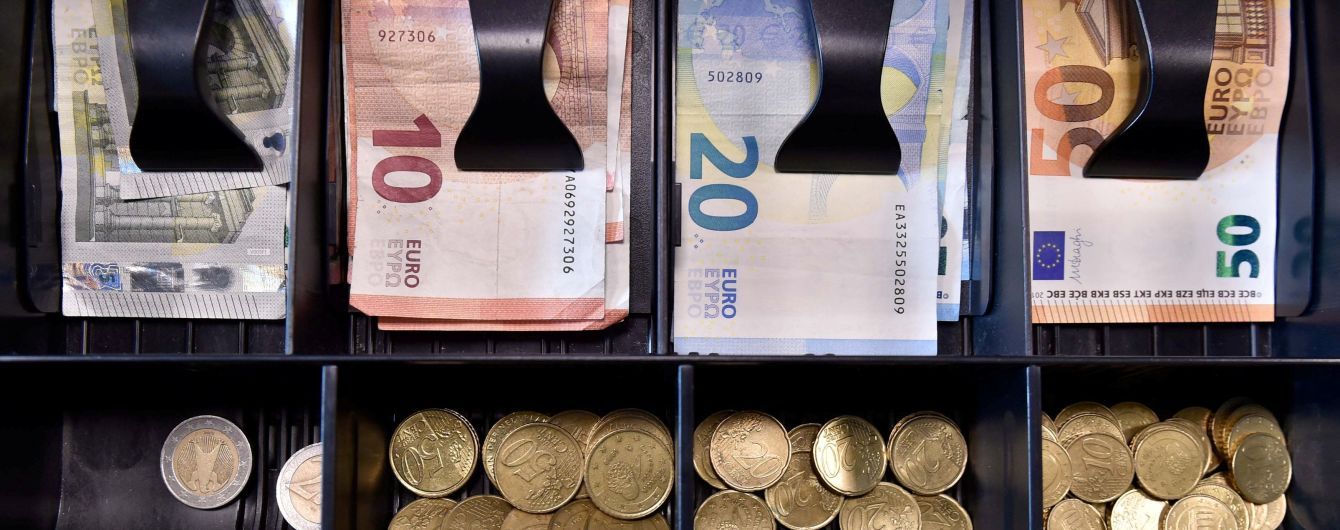 Евро опустился ниже психологической отметки в 32 гривны. Курс валют на 4 декабря
