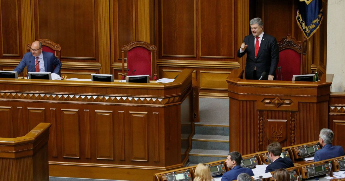 Шесть партий преодолевают проходной барьер в Верховную Раду - опрос
