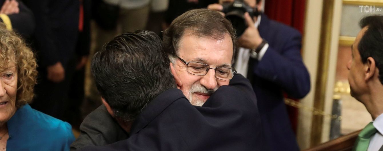 Парламент Іспанії відправив у відставку уряд та прем’єра