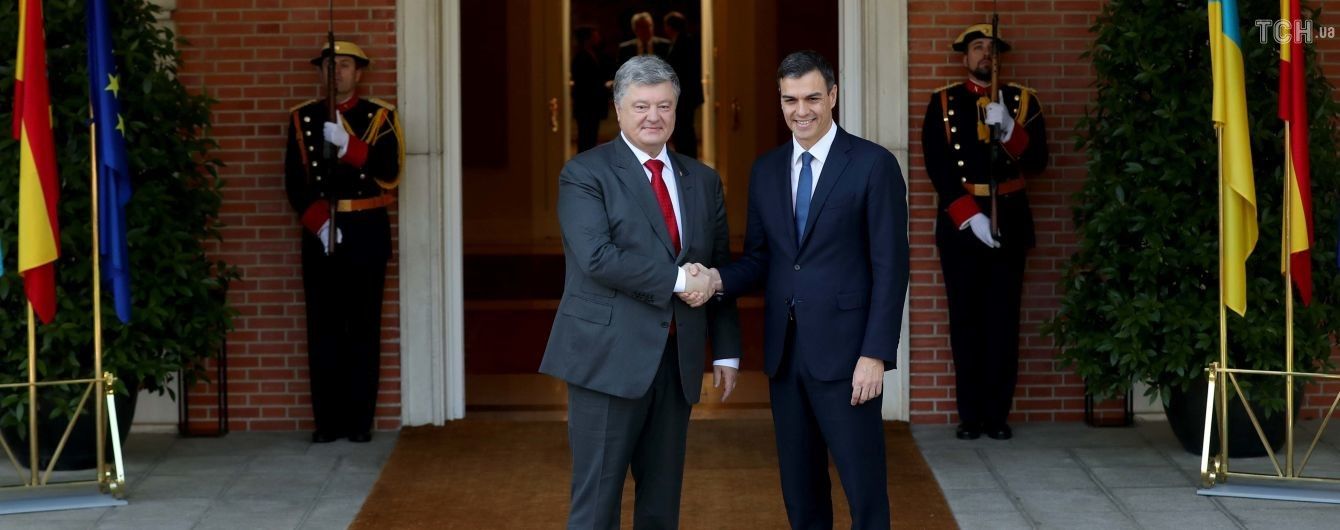 Ми підтримуємо єдність Іспанії, а її новий уряд підтримує цілісність України – Порошенко