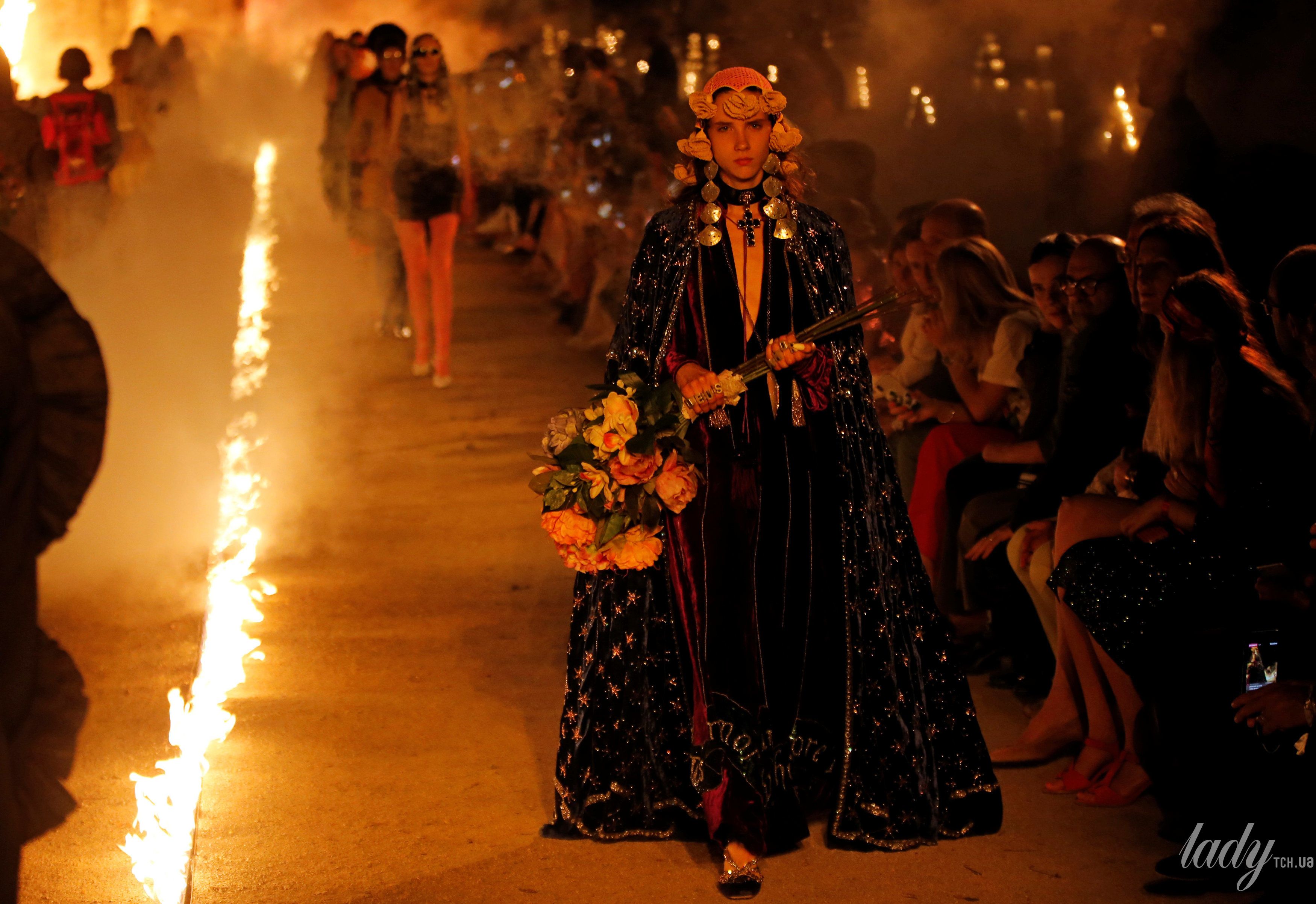 Показ круизной коллекции бренда Gucci_17