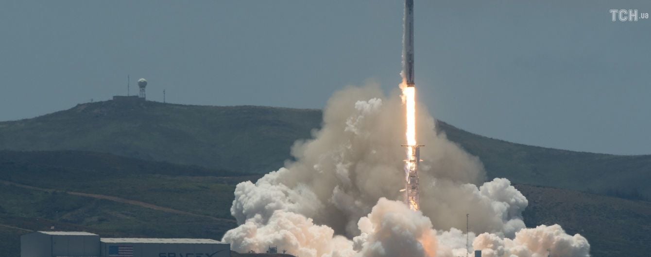 SpaceX хоче залучити $ 500 млн на розвиток супутникового інтернету