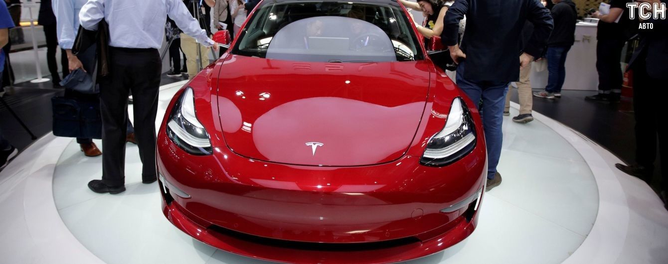 Нова Tesla Model 3. Маск назвав ціну і розкрив, що буде під капотом