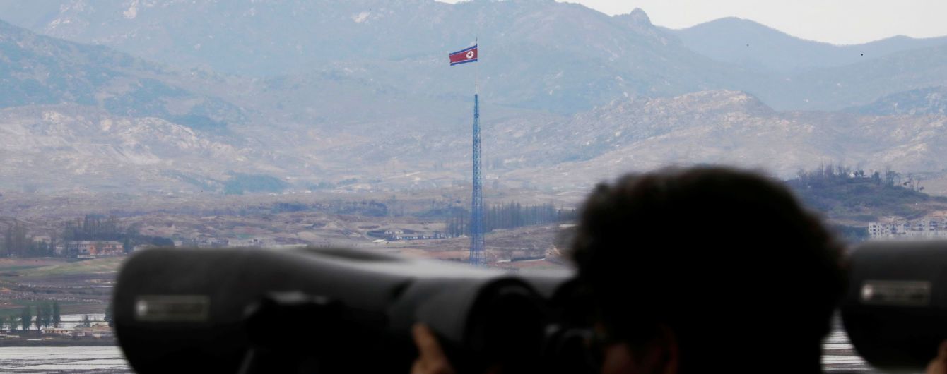 США обязаны добиться денуклеаризации КНДР мирными средствами - Помпео