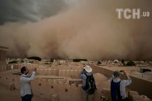 В Сети появились апокалиптические фото мощной песчаной бури в Иране