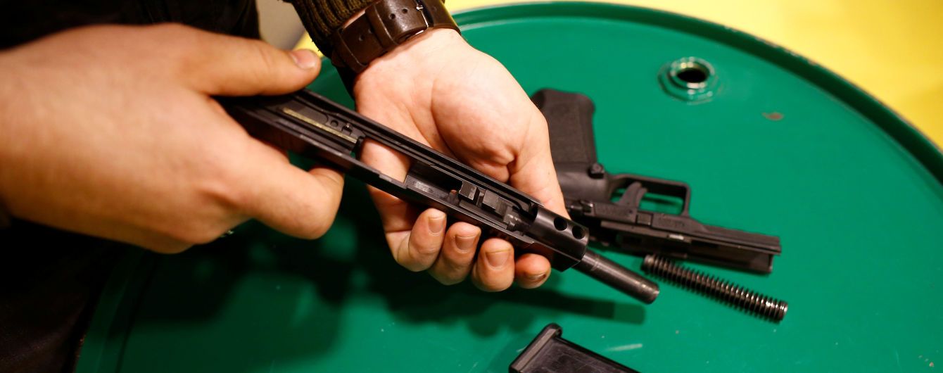 В Дагестане пьяный полицейский на спор прострелил себе голову