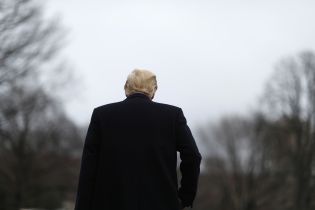 "Брехала на благо шефа": від Трампа пішла директор з питань комунікацій