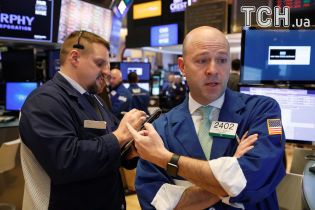 Новий обвал на фондовому ринку США: Dow Jones впав на понад тисячу пунктів
