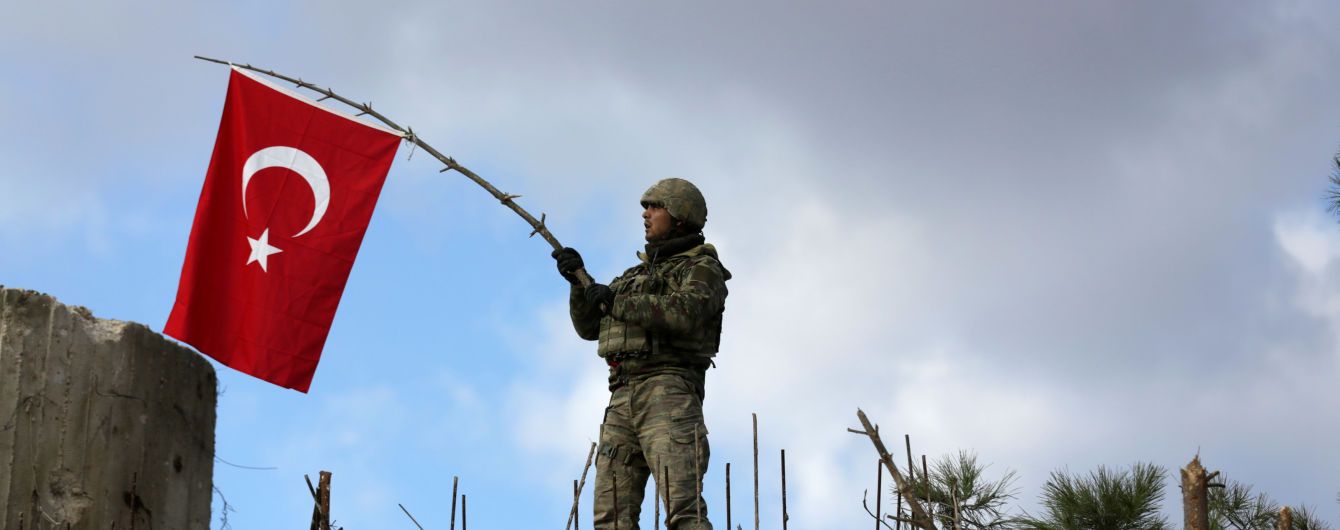 Турецька армія оточила ключове місто Афрін у Сирії
