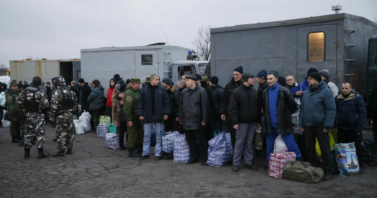 Історія звільнення заручників в АТО: останній обмін став найбільшим за кілька років