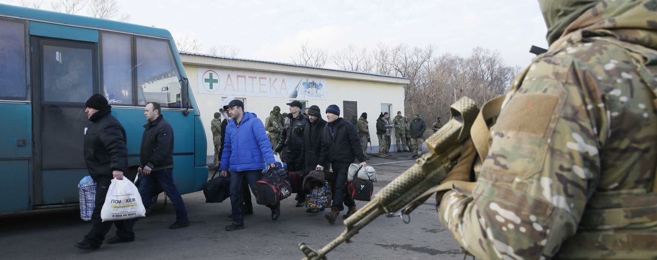 Бойовики "ЛНР" оголосили "шпигуном" одного з обміняних заручників