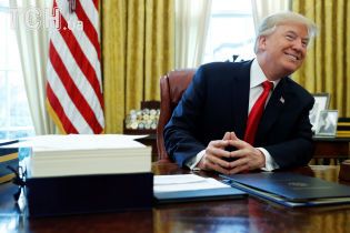 Трамп напомнил Ким Чен Ыну, что ядерная кнопка США намного мощнее