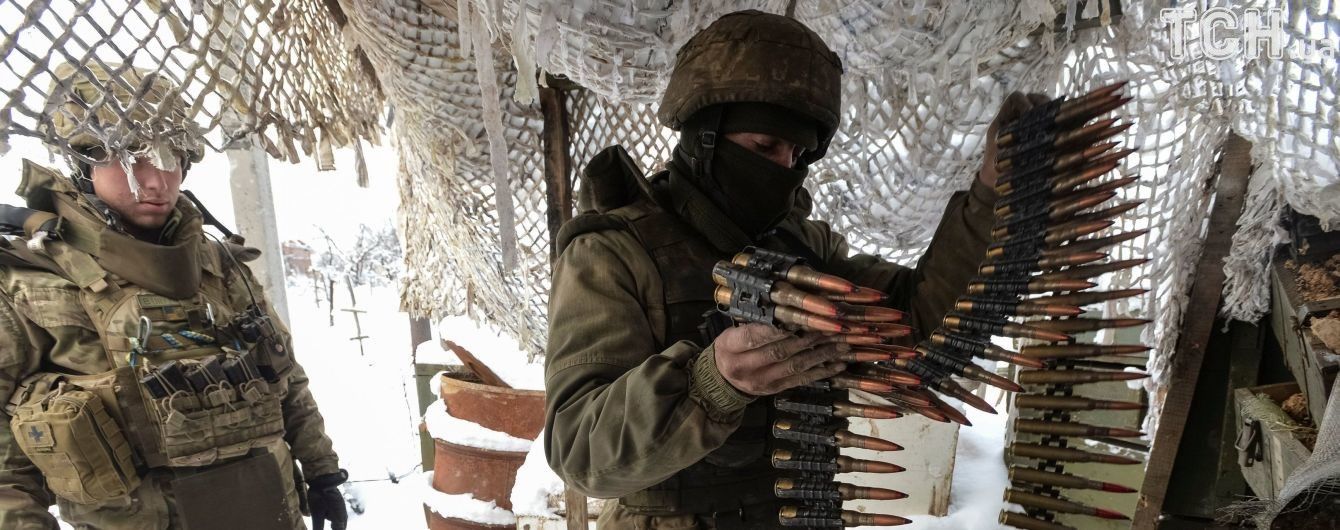 Боевики совершили 14 обстрелов и ранили одного украинского бойца. Сводка ООС