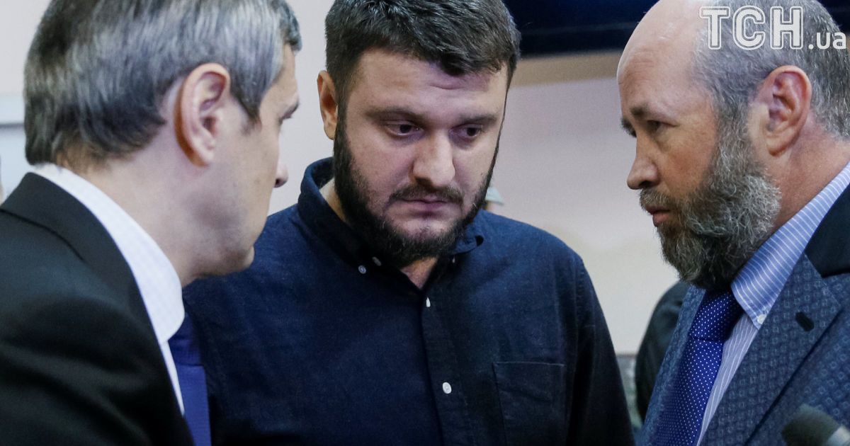 Авакову-младшему отдали загранпаспорт