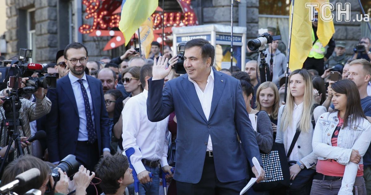 Саакашвілі попросив політичного притулку в Україні