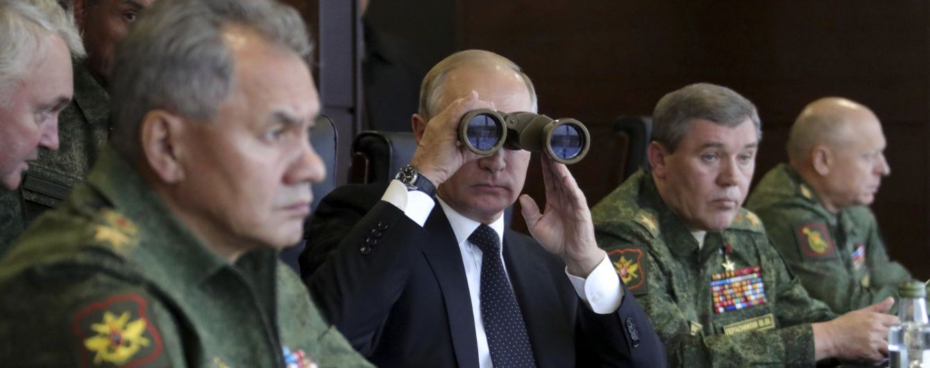 Тактика "миротворця". Навіщо Путіну виводити військових із СЦКК на Донбасі