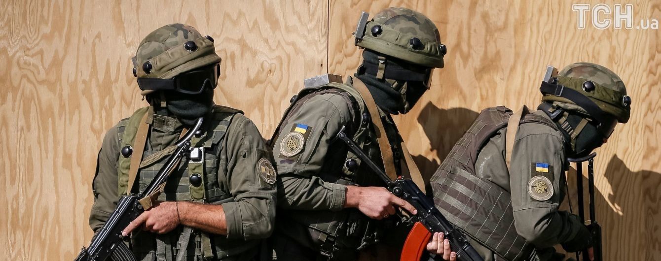 Возле Мариуполя эвакуируют воинскую часть из-за пожара на складе боеприпасов