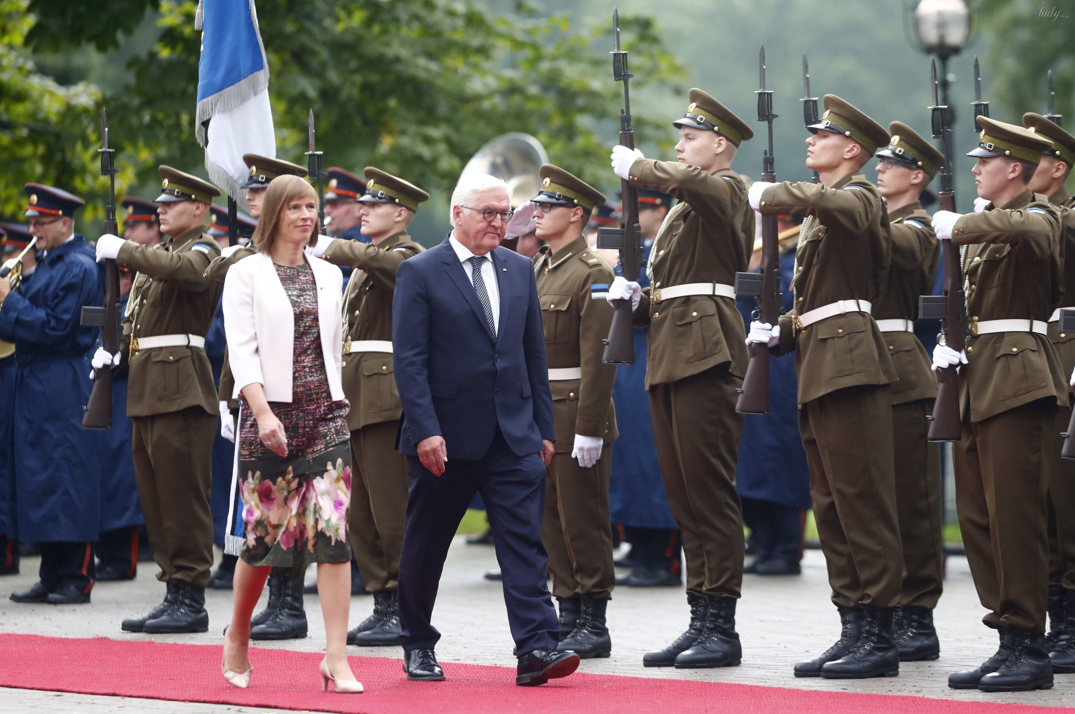 Сын президента эстонии фото в платье почему