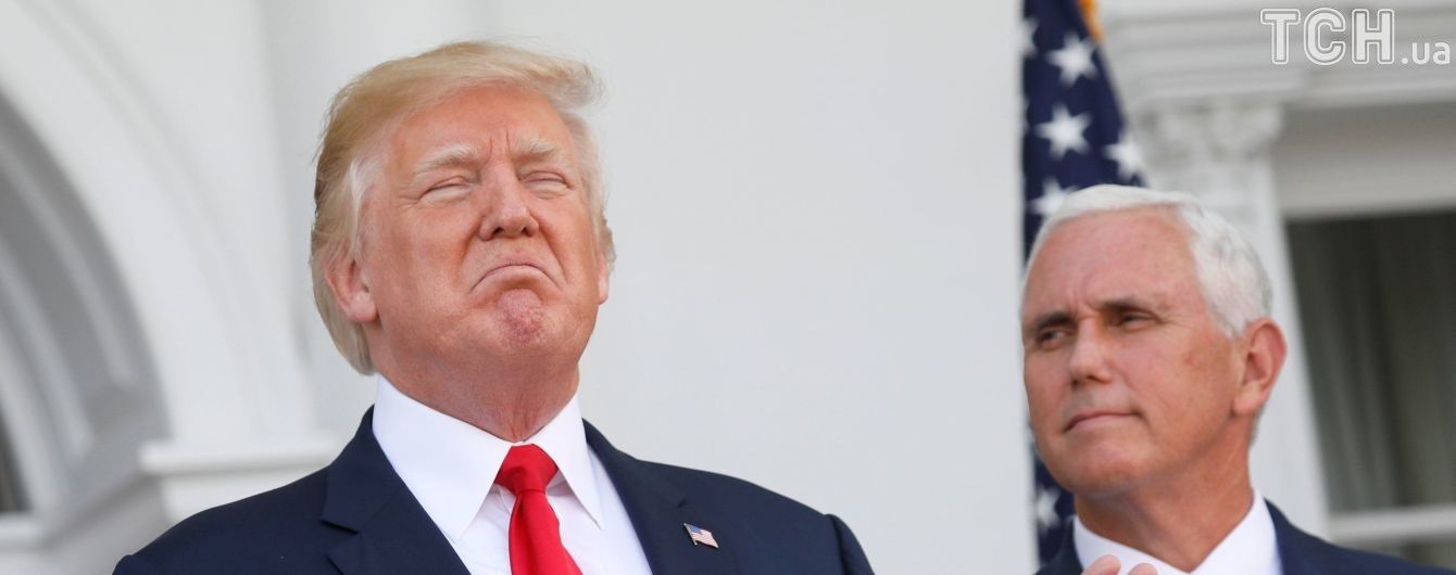 The New Yorker: Трамп крутил романы с моделью Playboy и порнозвездой, пока Мелания няньчилась с сыном