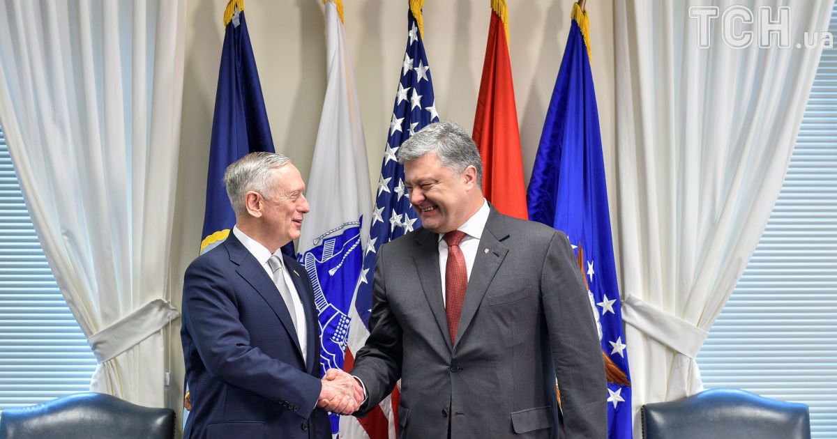 США могут принять решение о предоставлении оружия Украине до октября – Порошенко
