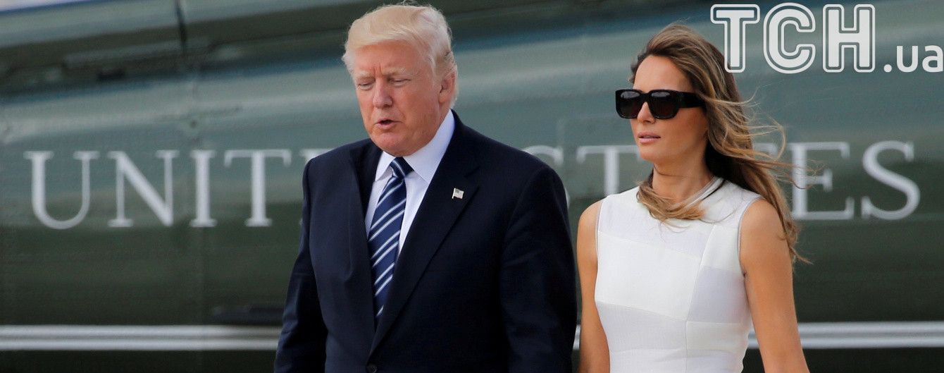 Президентське примирення: Меланія Трамп таки взяла чоловіка-президента за руку