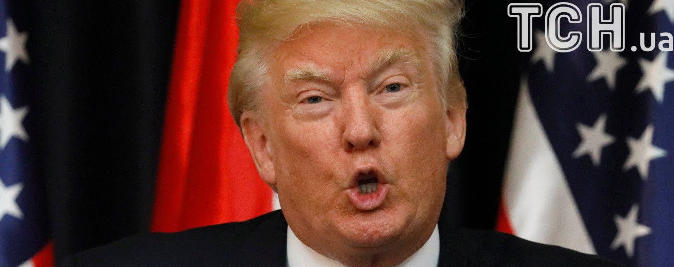 Выкрутился. Трамп предложил пользователям угадать, о чем он писал в ошибочном твите