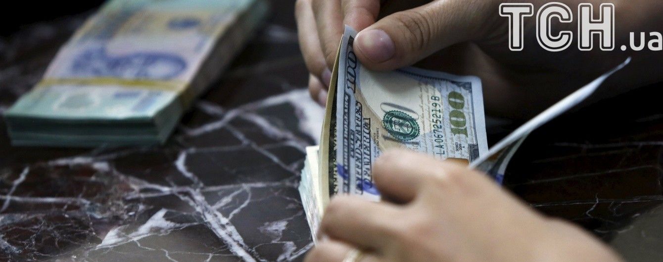 Долар і євро подорожчають у курсах валют від НБУ на понеділок