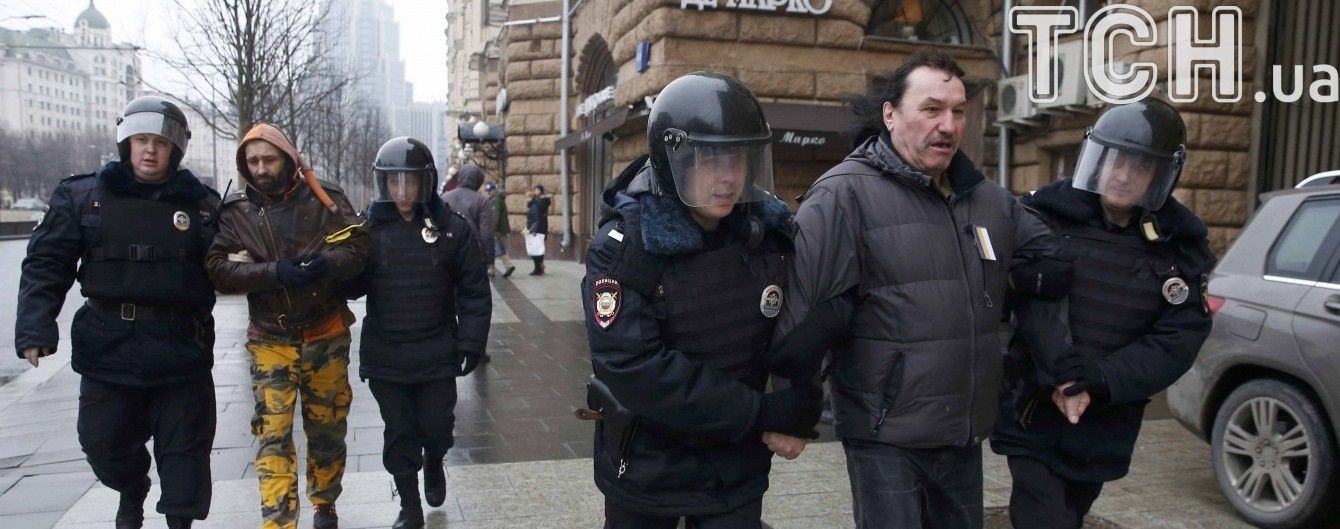 В Москве из полицейского участка отпустили активиста Дадина и других задержанных