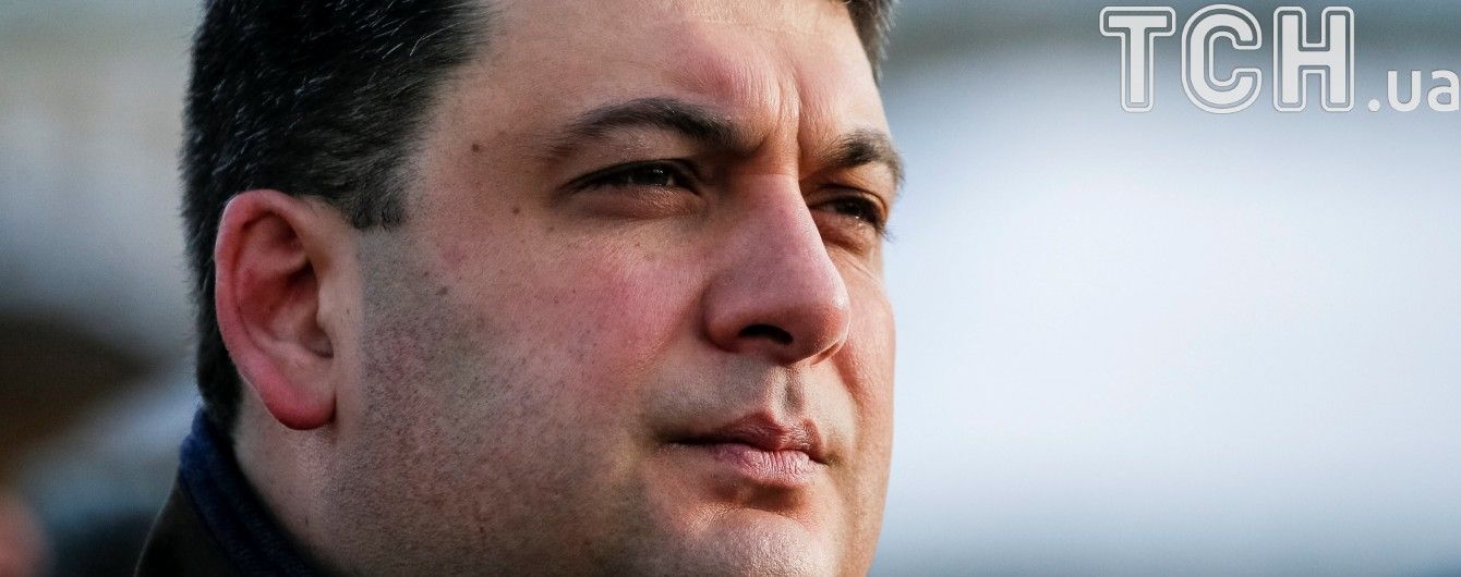 Гройсман прибыл к месту пожара на складах с боеприпасами на Харьковщине
