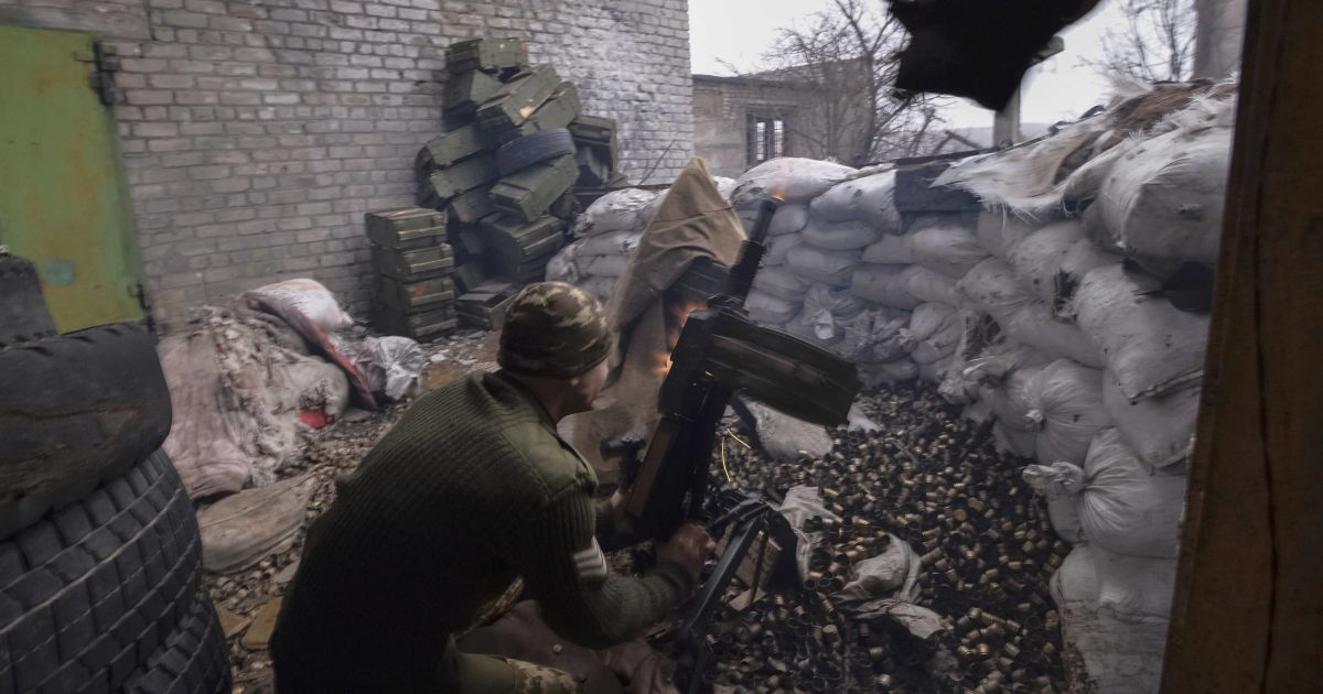 Боевики обстреляли позиции украинских военных под Авдеевкой, есть раненые
