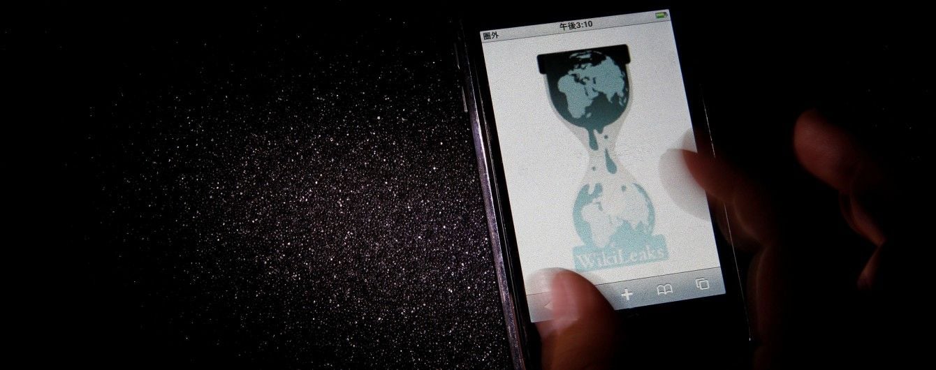Трамп в ответах Мюллеру убеждает, что не знал о "сливе" информации WikiLeaks
