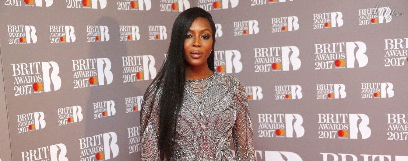 Без штанов: Наоми Кэмпбелл поразила публику своим появлением на сцене Brit Awards