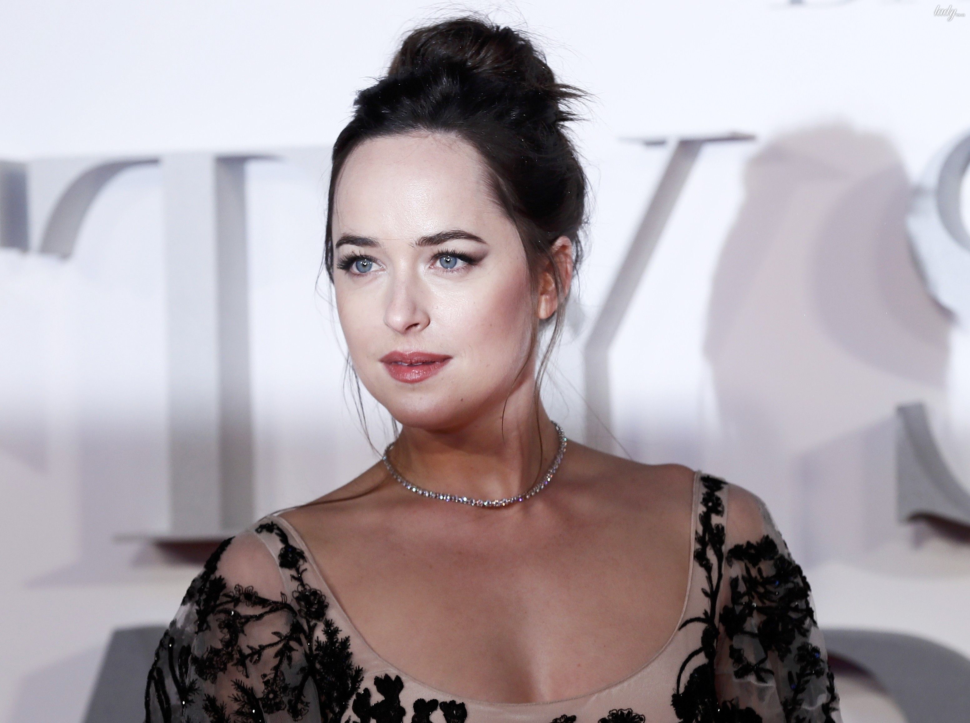 Дакота Джонсон и Джейми Дорнан представили свой фильм